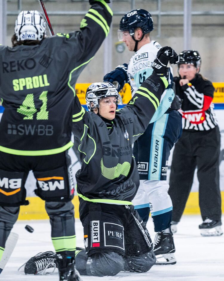 Steelers bezwingen Lindau und bleiben Tabellenführer
