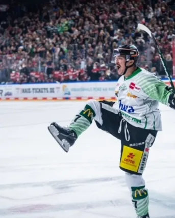 Sieg im Haifischbecken - Steelers gewinnen mit 4:3 n.P. in Köln