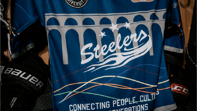 Versteigerung der Hockey is Diversity WarmUp-Trikots