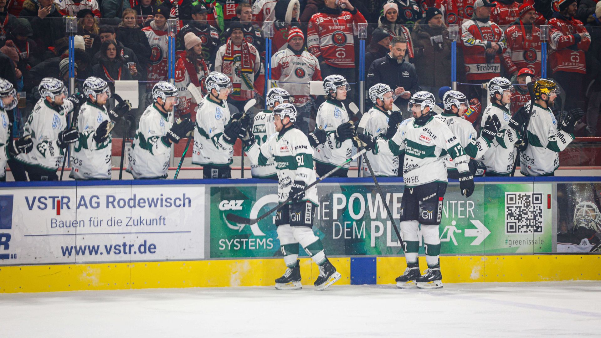 Mit Kemp-Hattrick drehen die Steelers das Spiel