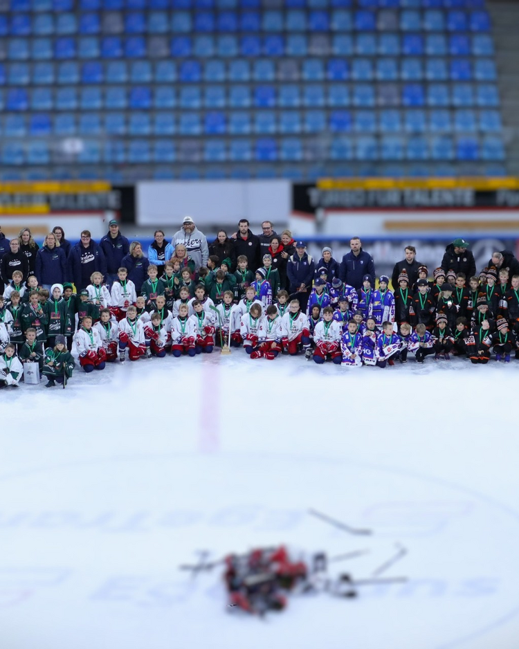 4.Auflage des Hans-Brockhaus-Cups.                 Die U9 begeistert mit tollem Nachwuchseishockey